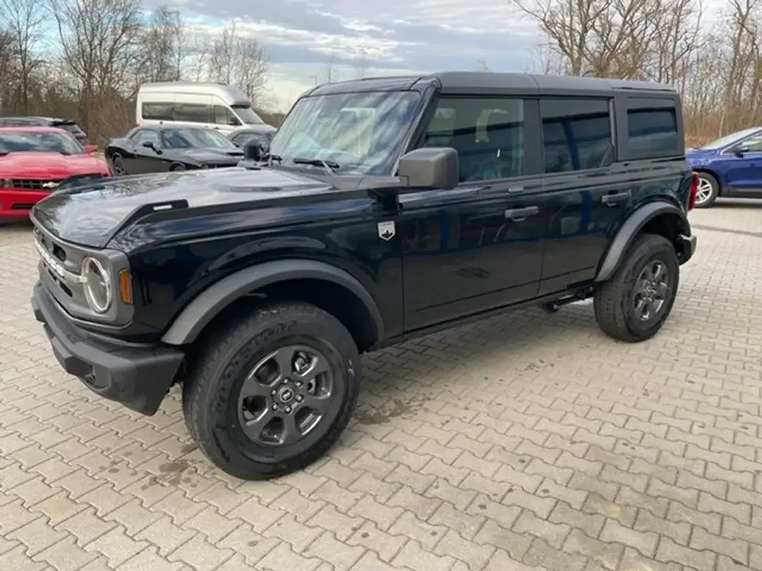 Ford Bronco - Thumbnail 6