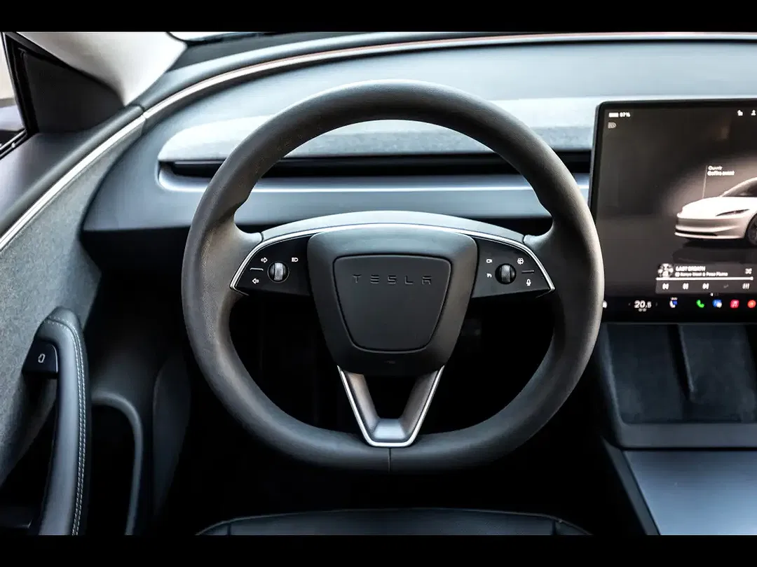 Tesla Model 3 - Thumbnail 11