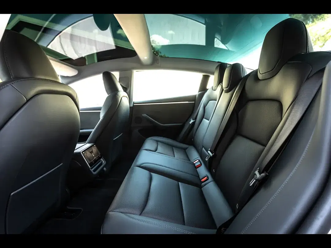 Tesla Model 3 - Thumbnail 14