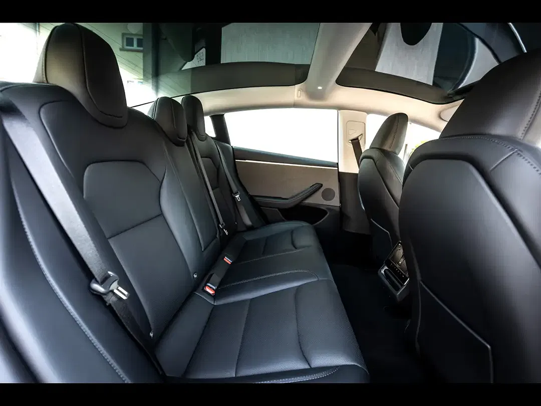 Tesla Model 3 - Thumbnail 15