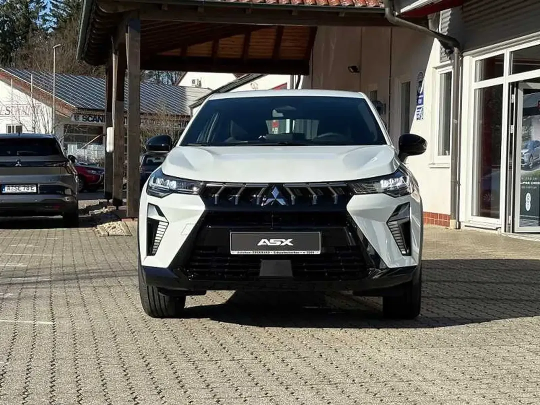 Mitsubishi ASX - Thumbnail 1