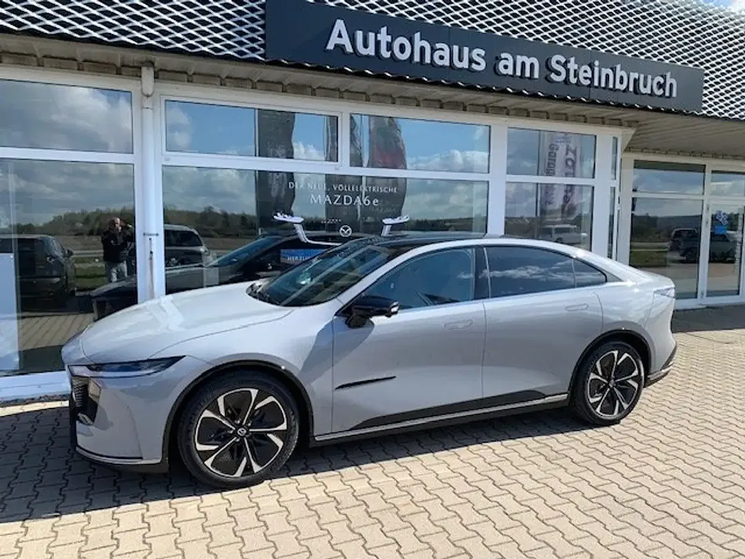 Mazda 6e - Thumbnail 1