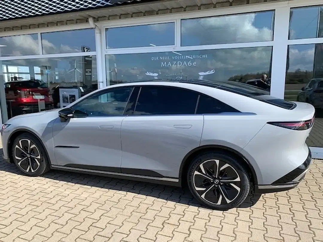 Mazda 6e - Thumbnail 2