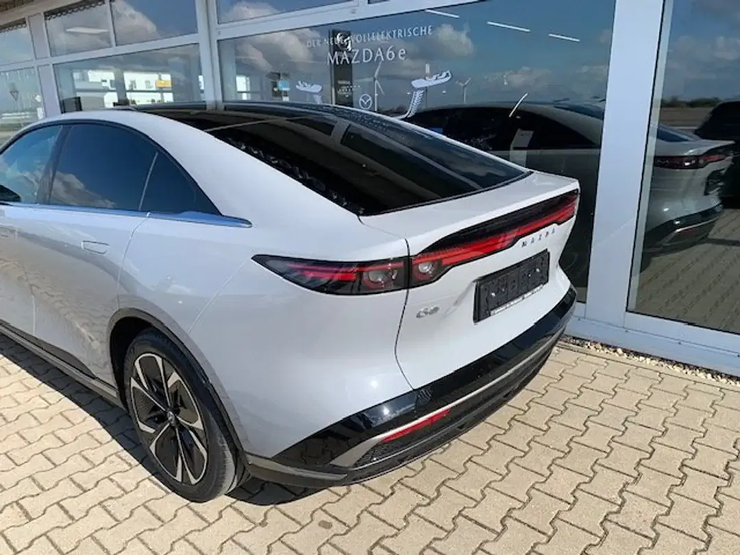 Mazda 6e - Thumbnail 6
