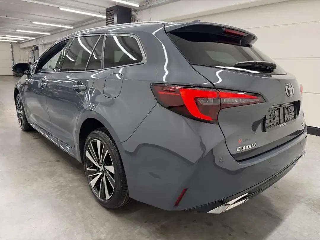 Toyota Corolla - Thumbnail 6