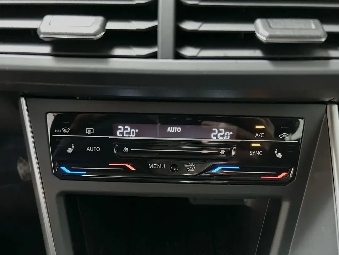 Volkswagen Polo - Thumbnail 14