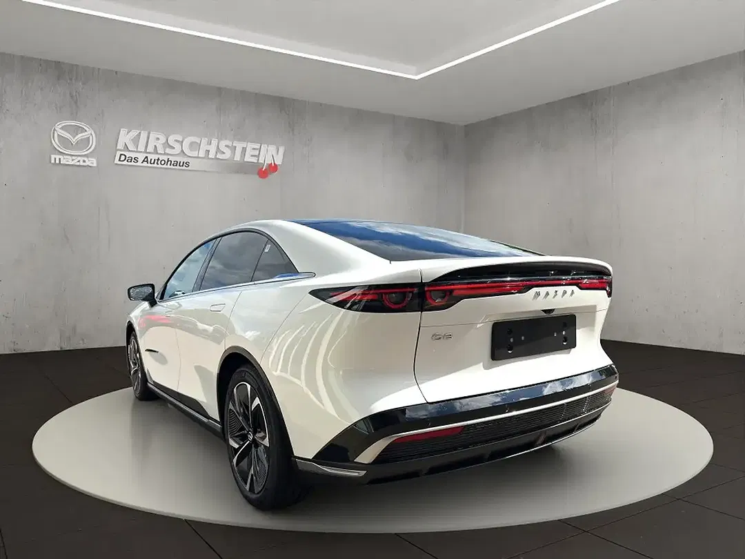 Mazda 6e - Thumbnail 3