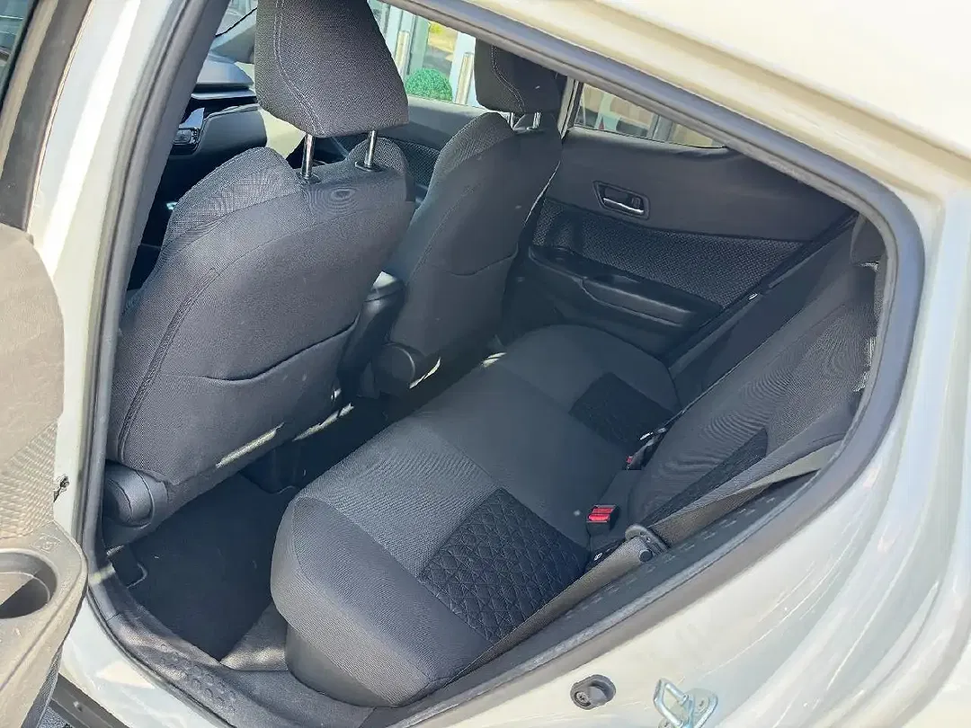 Toyota C-HR - Thumbnail 13