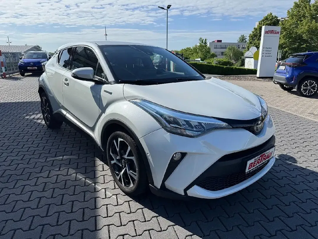 Toyota C-HR - Thumbnail 3
