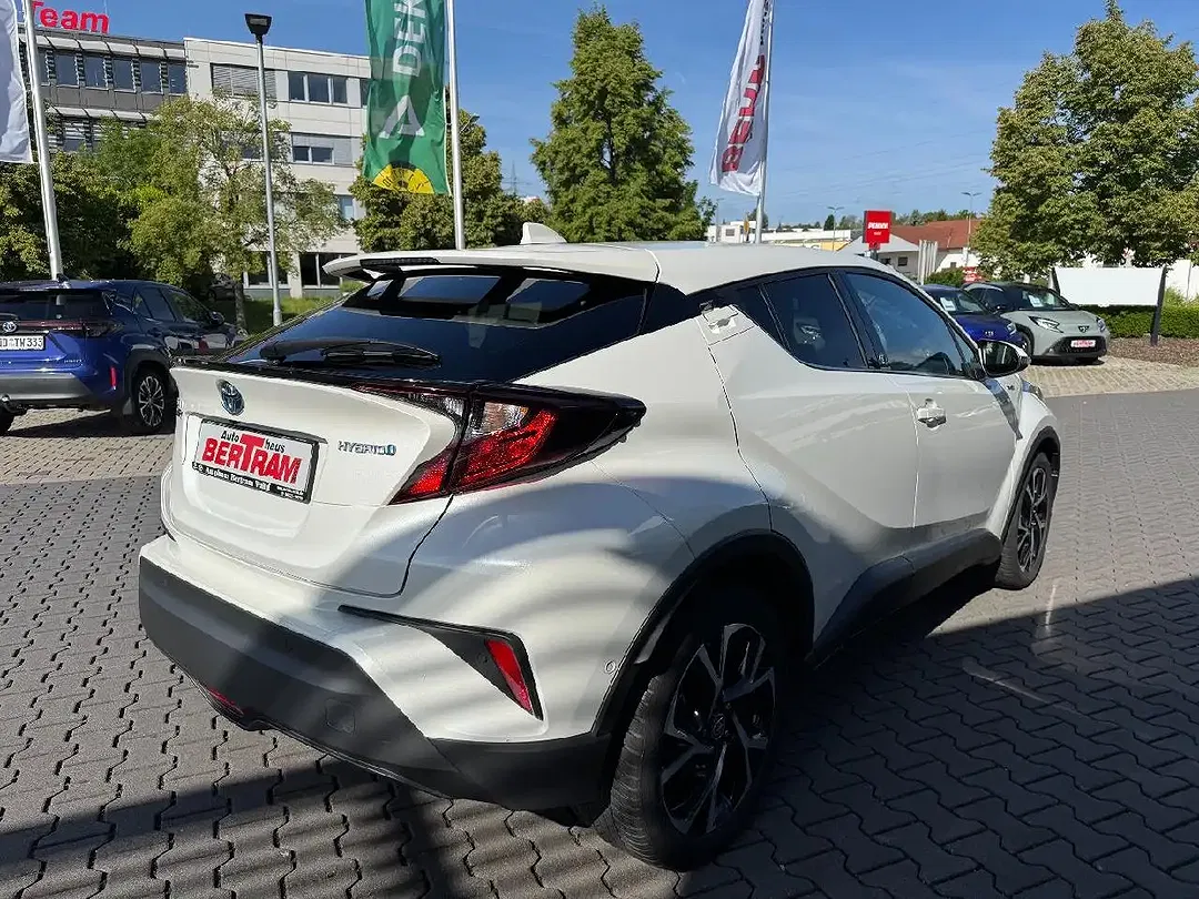 Toyota C-HR - Thumbnail 5