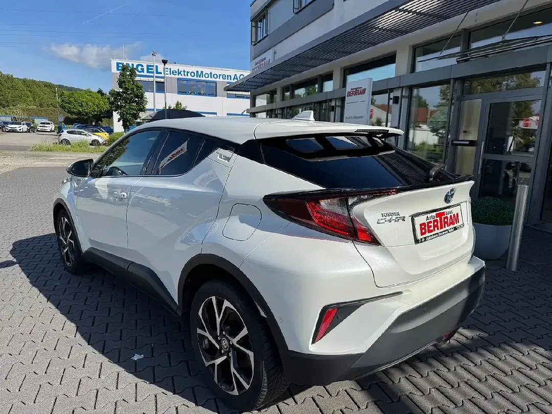 Toyota C-HR - Thumbnail 7