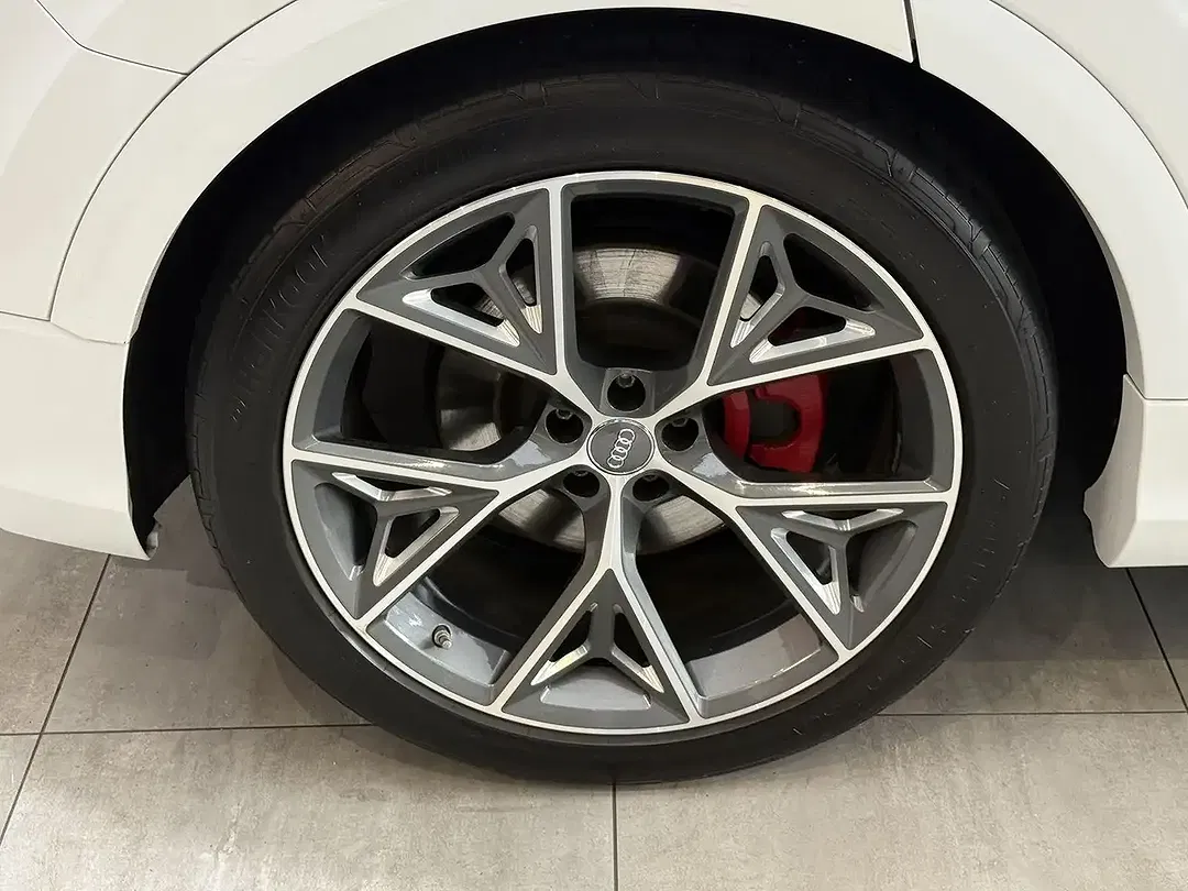 Audi SQ8 - Thumbnail 9