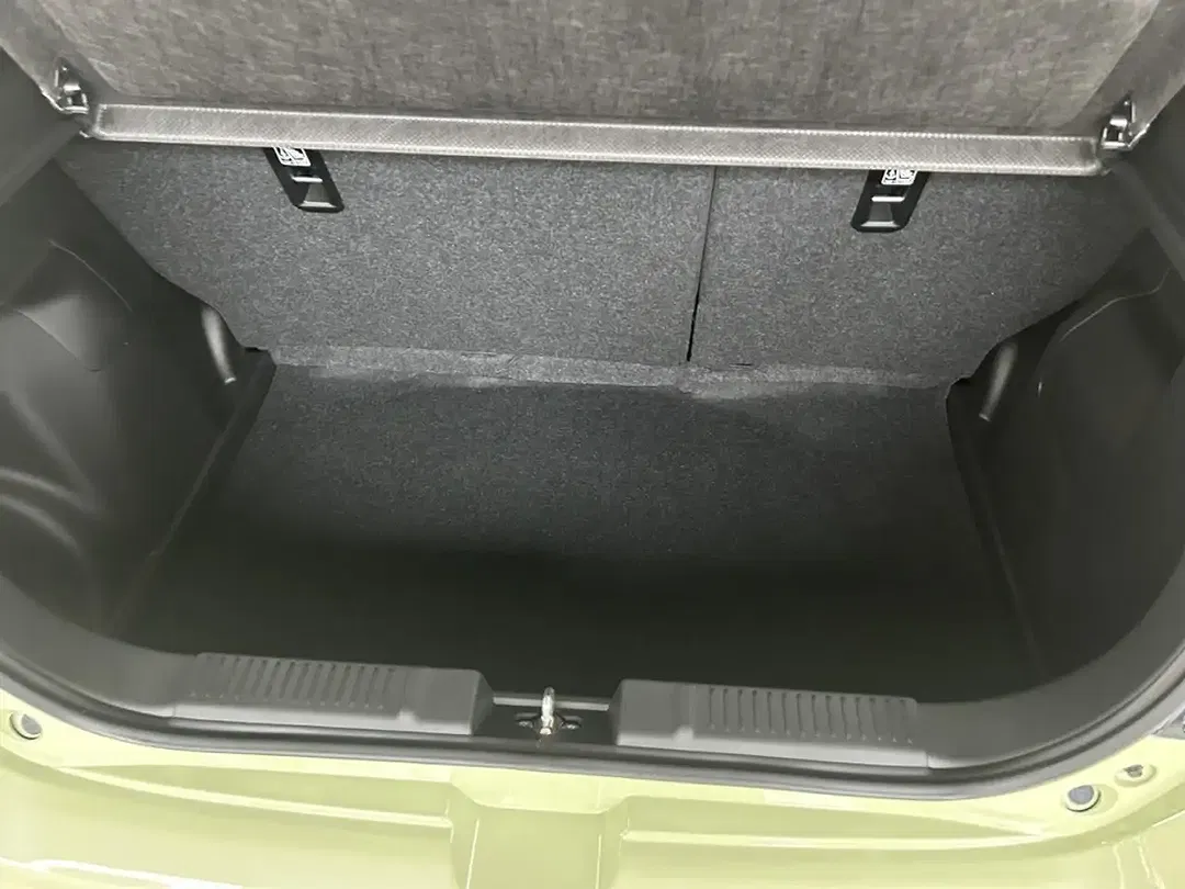Suzuki Swift - Thumbnail 10