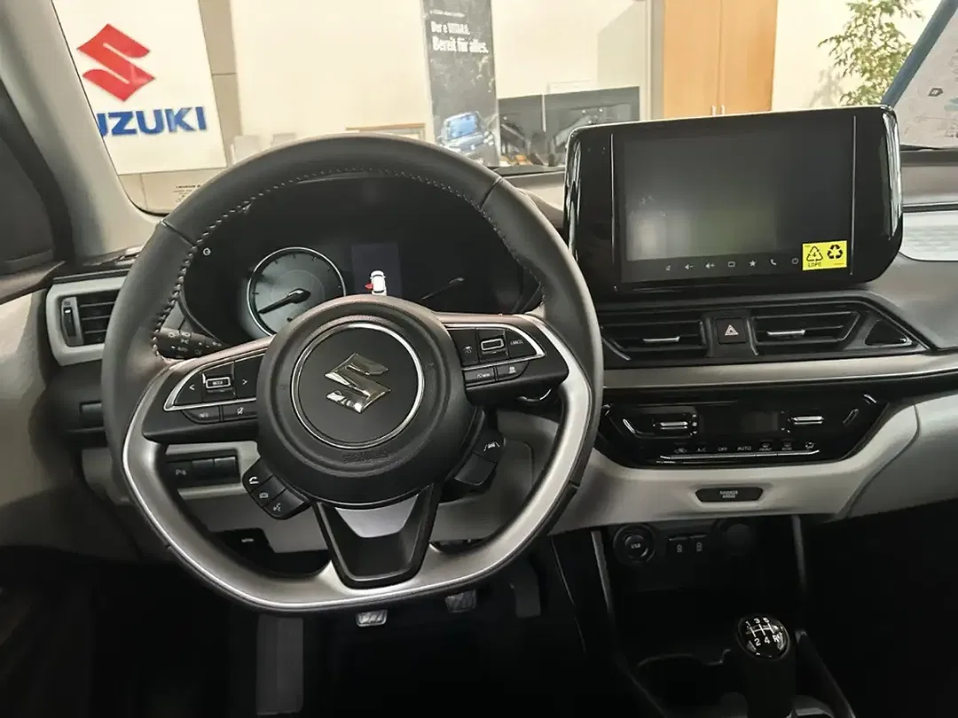 Suzuki Swift - Thumbnail 12