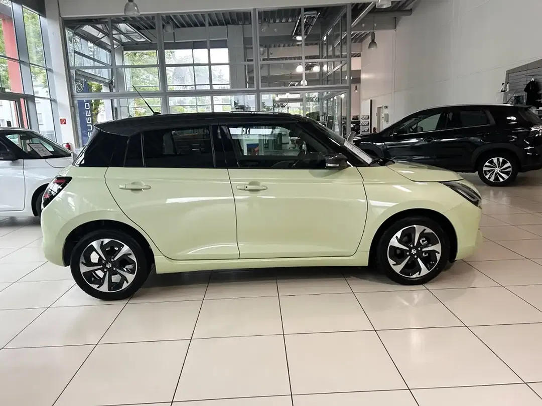 Suzuki Swift - Thumbnail 4