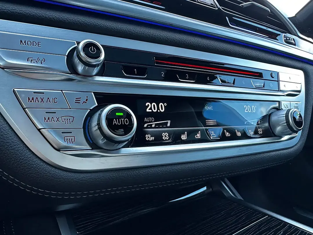 BMW 745 - Thumbnail 23