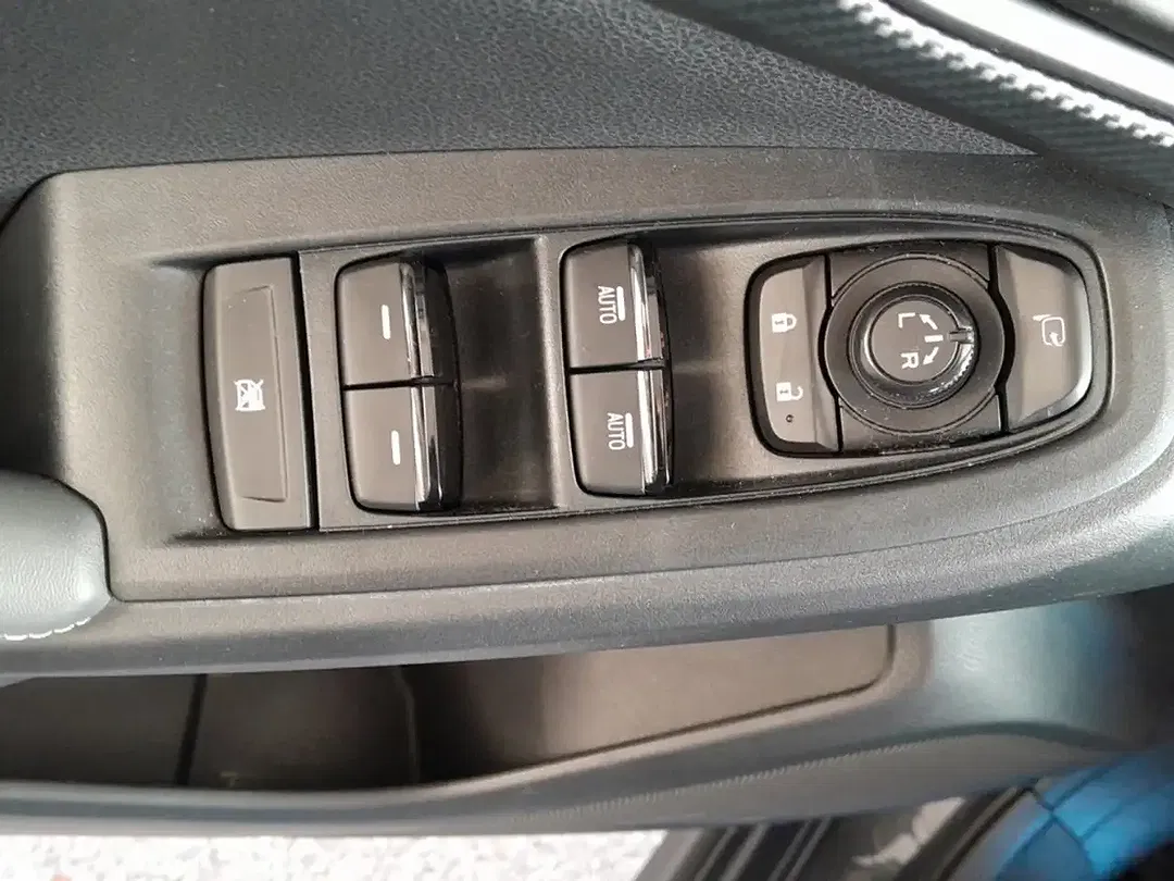 Subaru Crosstrek - Thumbnail 15