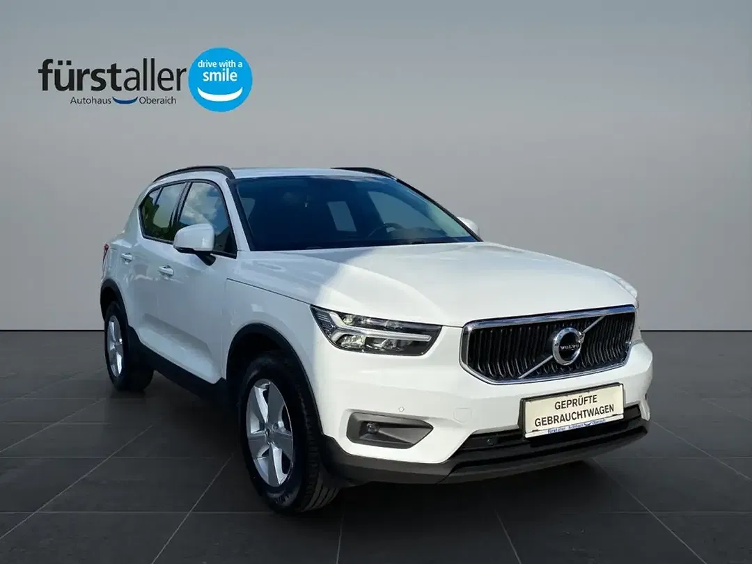 Volvo XC40 - Thumbnail 2