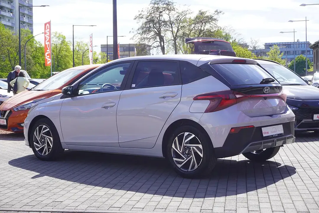 Hyundai i20 - Thumbnail 3