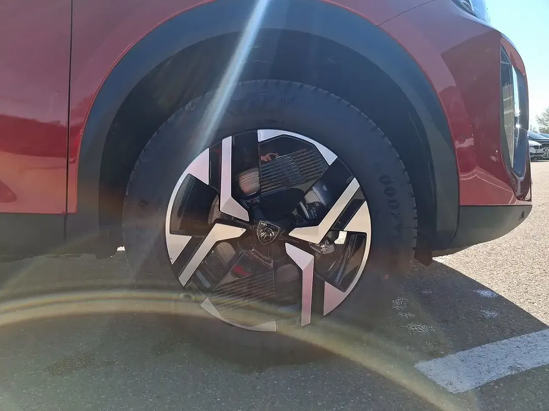 Peugeot 2008 - Thumbnail 10