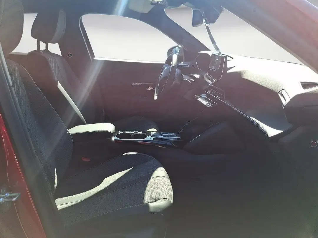 Peugeot 2008 - Thumbnail 8