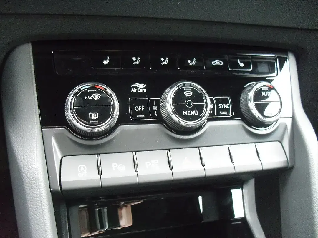 Skoda Karoq - Thumbnail 11