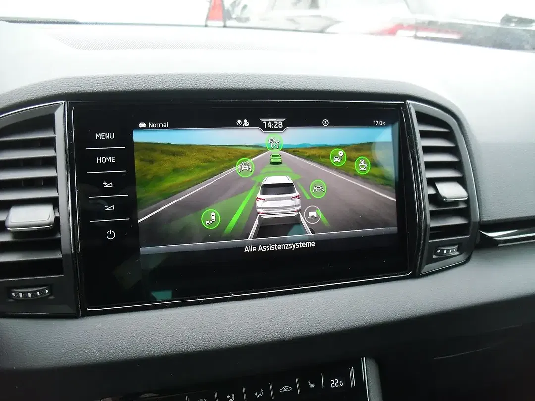 Skoda Karoq - Thumbnail 9