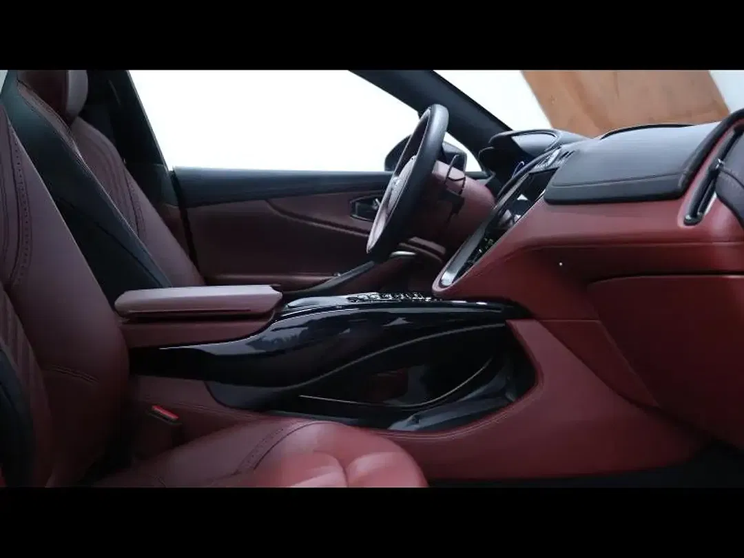 Aston Martin DBX - Thumbnail 11