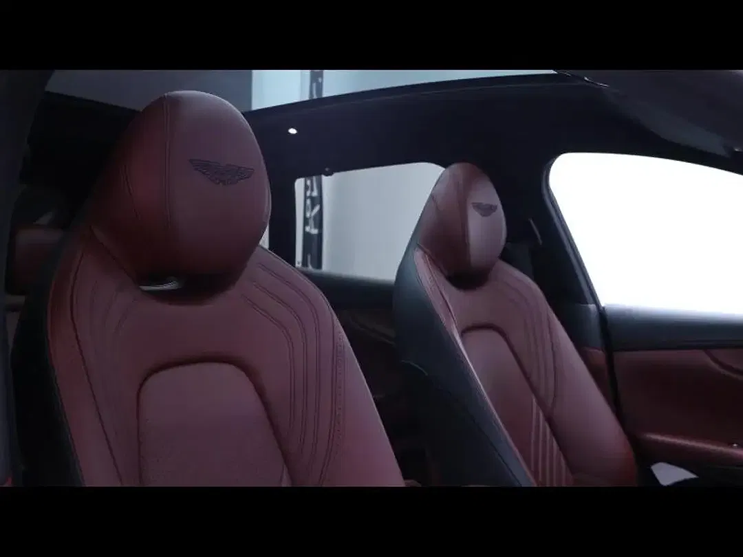 Aston Martin DBX - Thumbnail 12