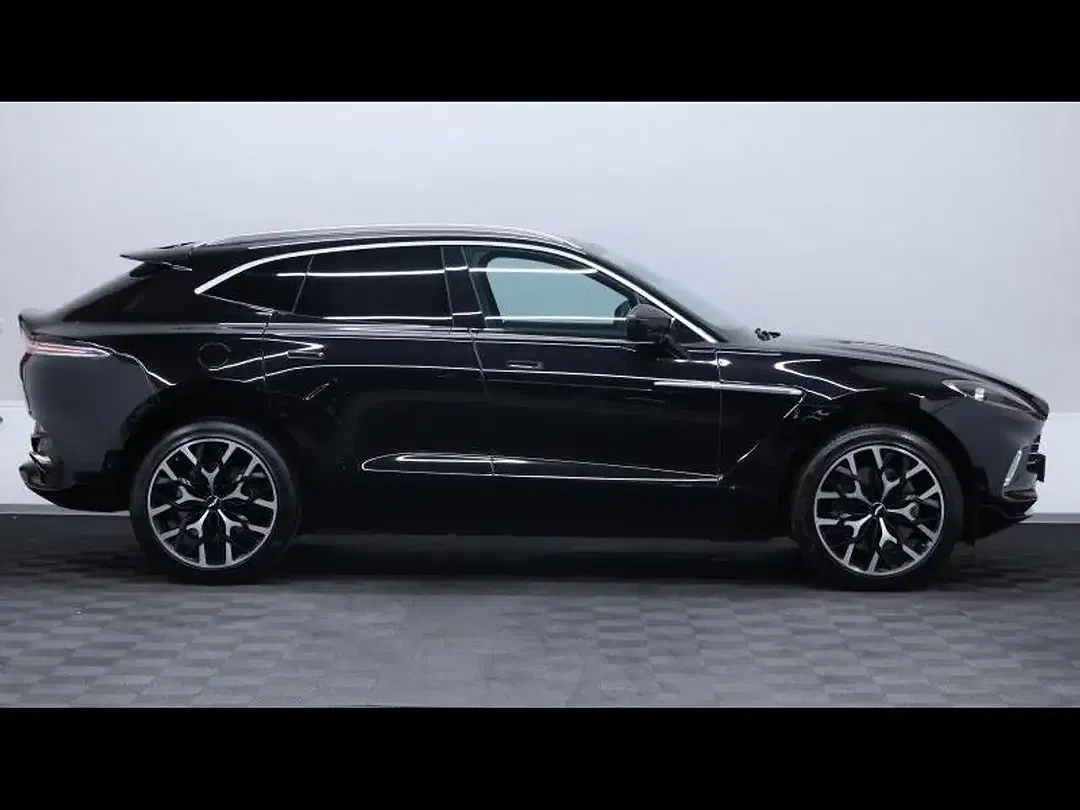 Aston Martin DBX - Thumbnail 4