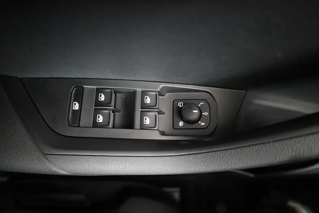 Skoda Karoq - Thumbnail 8