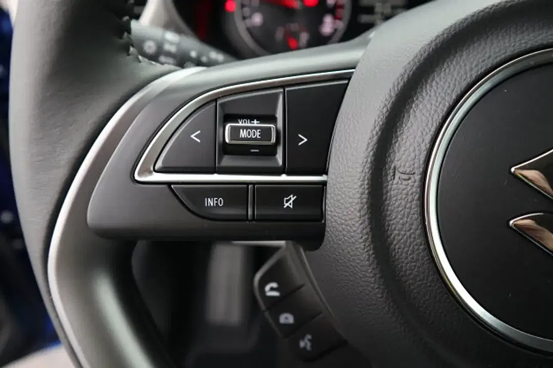 Suzuki Swift - Thumbnail 12
