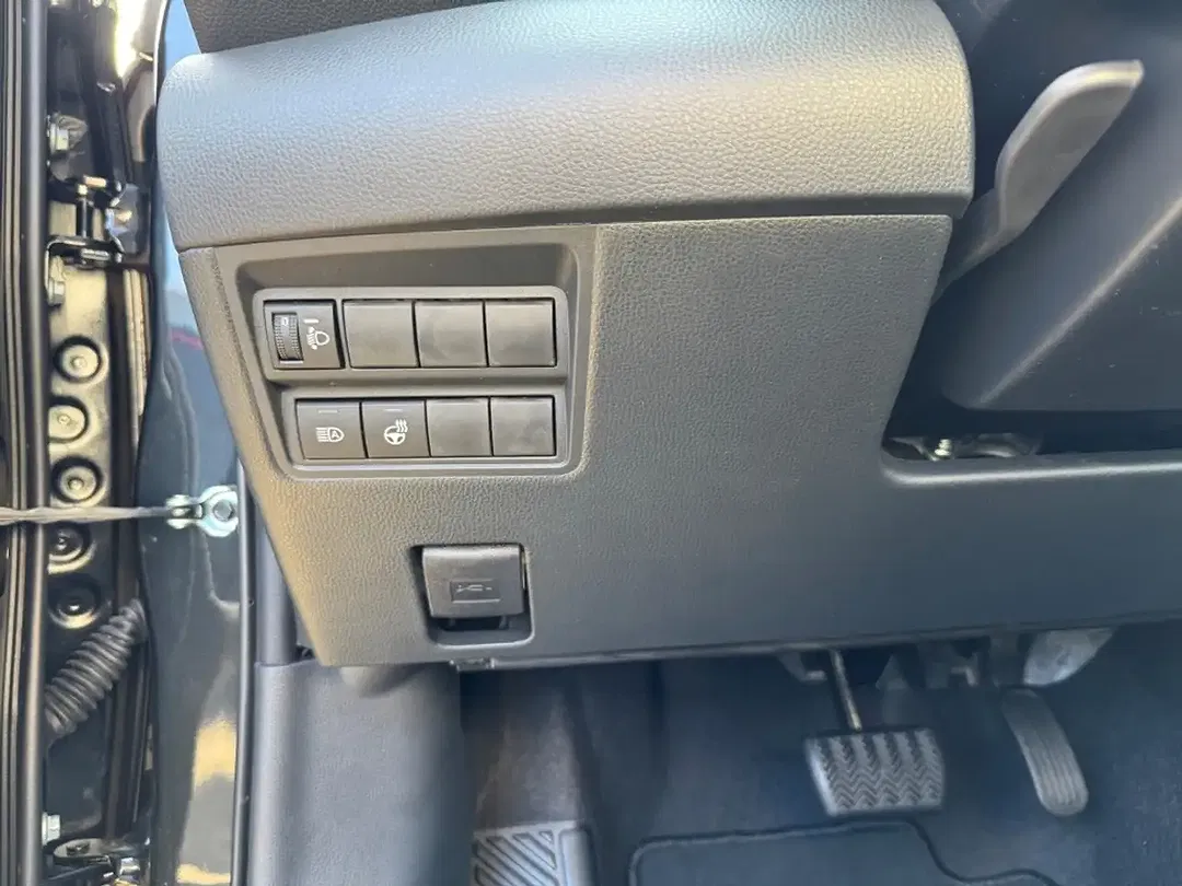 Toyota Yaris - Thumbnail 11