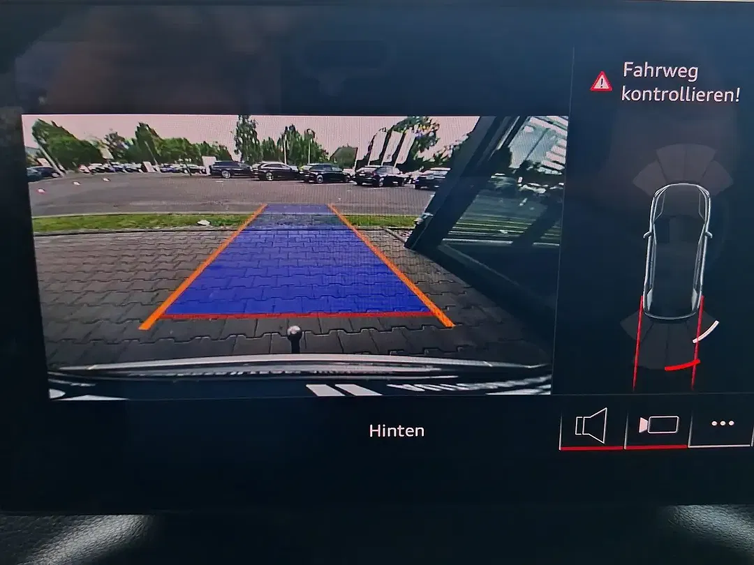 Audi Q2 - Thumbnail 13