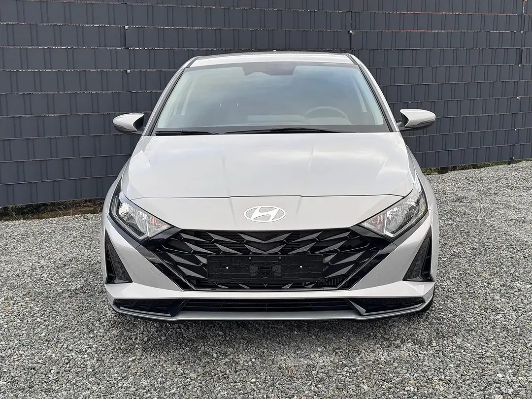 Hyundai i20 - Thumbnail 3