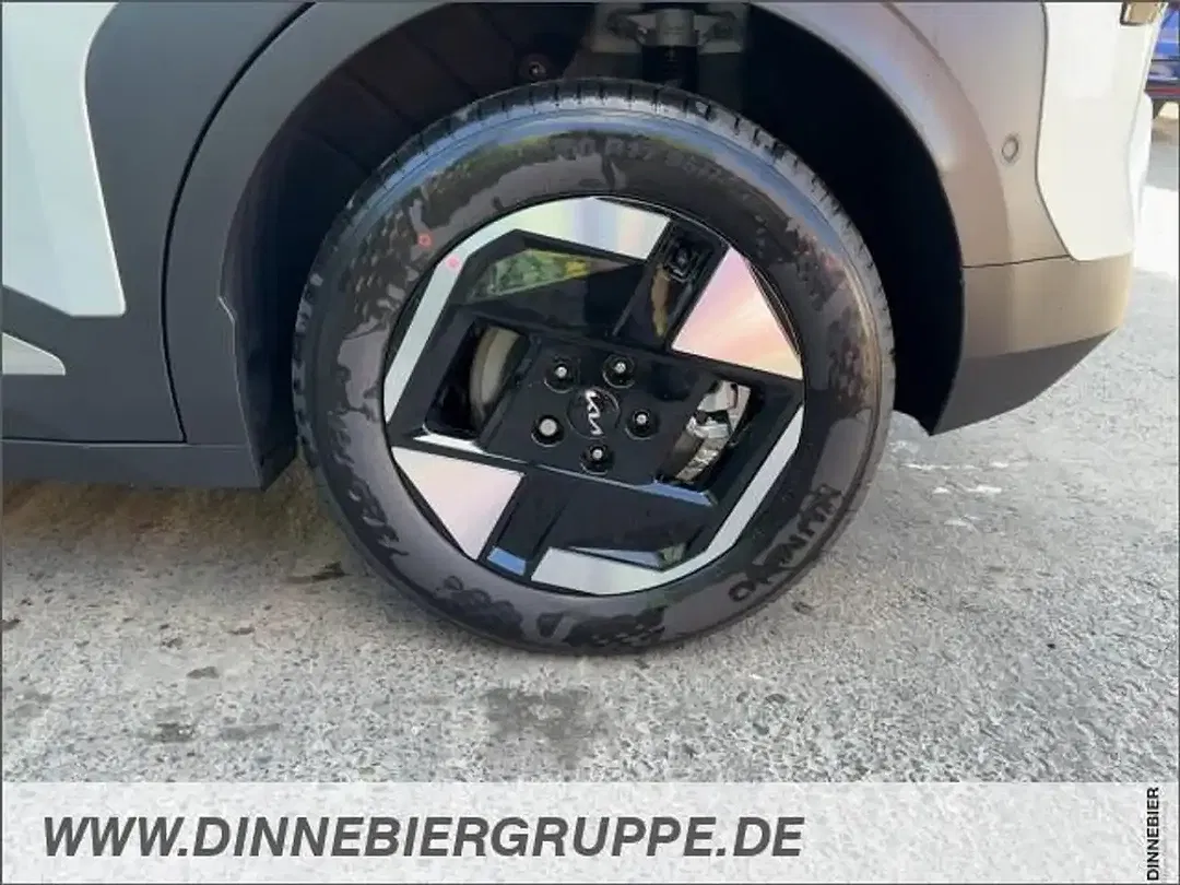 Kia EV3 - Thumbnail 5