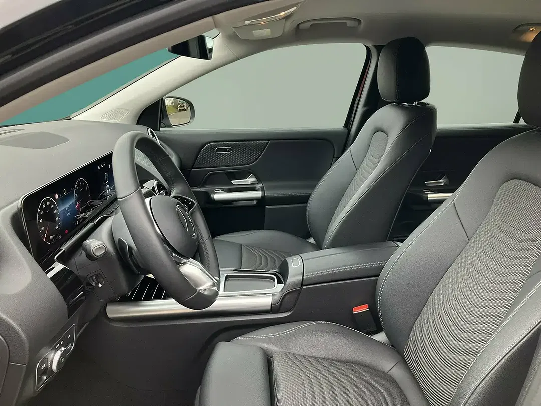 Mercedes-Benz GLA 200 - Thumbnail 11