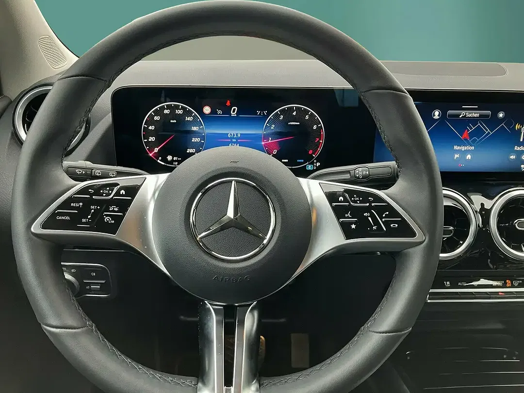 Mercedes-Benz GLA 200 - Thumbnail 14