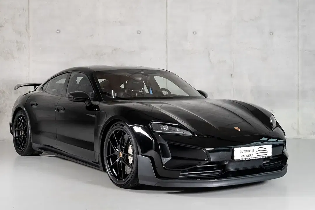 Porsche Taycan - Thumbnail 1
