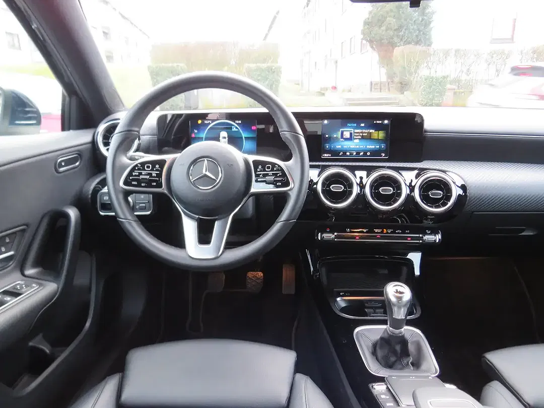 Mercedes-Benz A 200 - Thumbnail 11