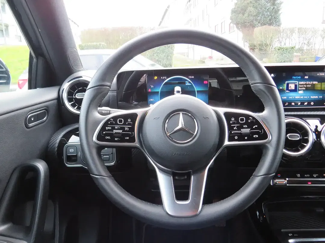 Mercedes-Benz A 200 - Thumbnail 12