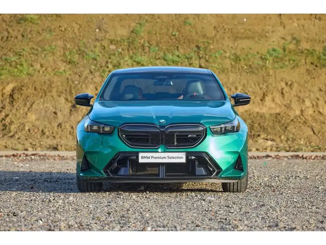 BMW M5 - Thumbnail 2