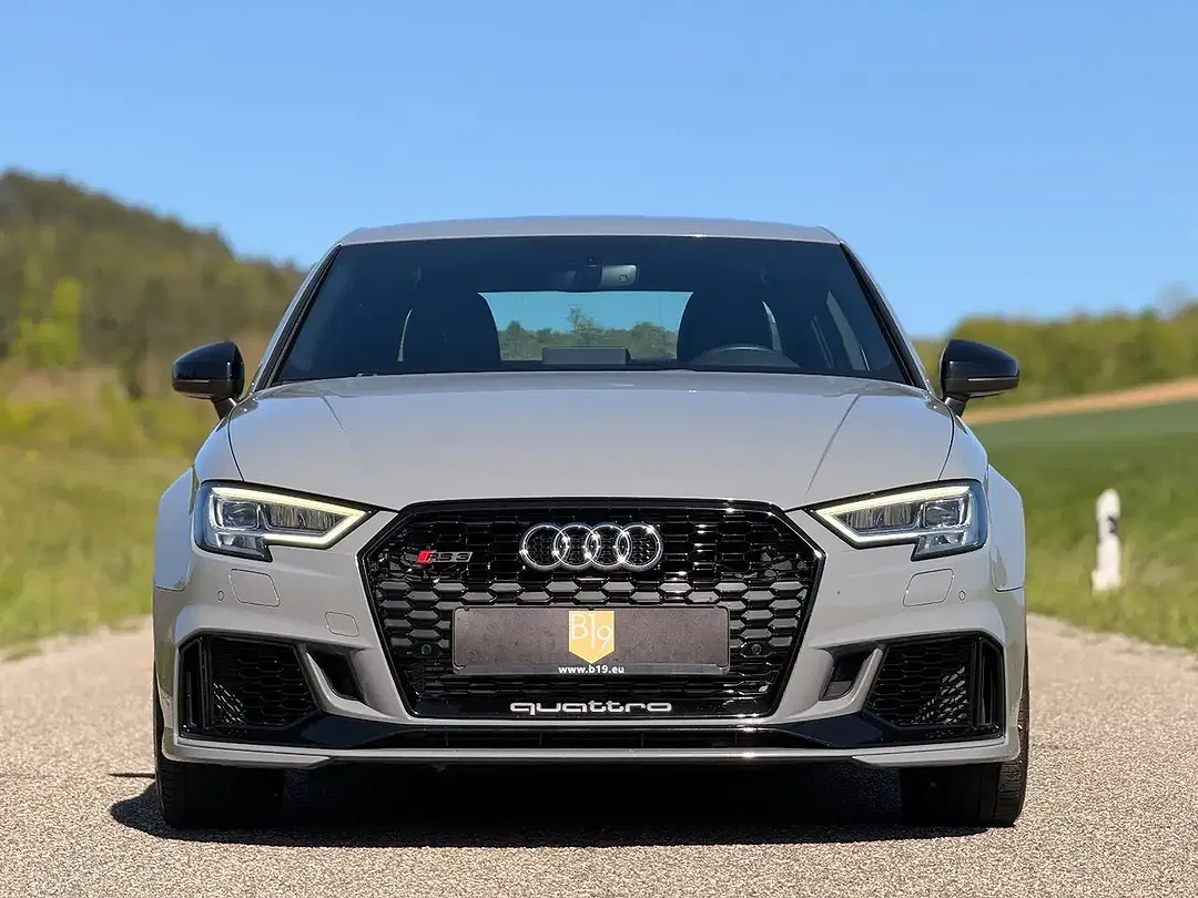 Audi RS3 - Thumbnail 3