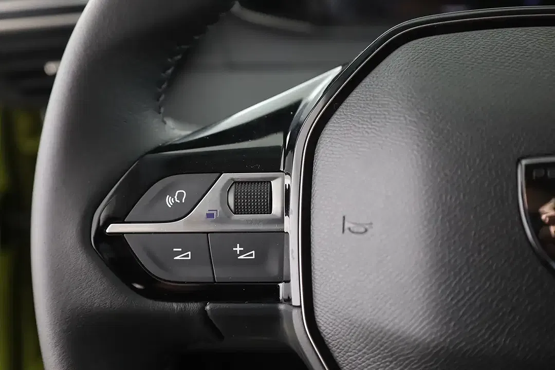 Peugeot 208 - Thumbnail 14
