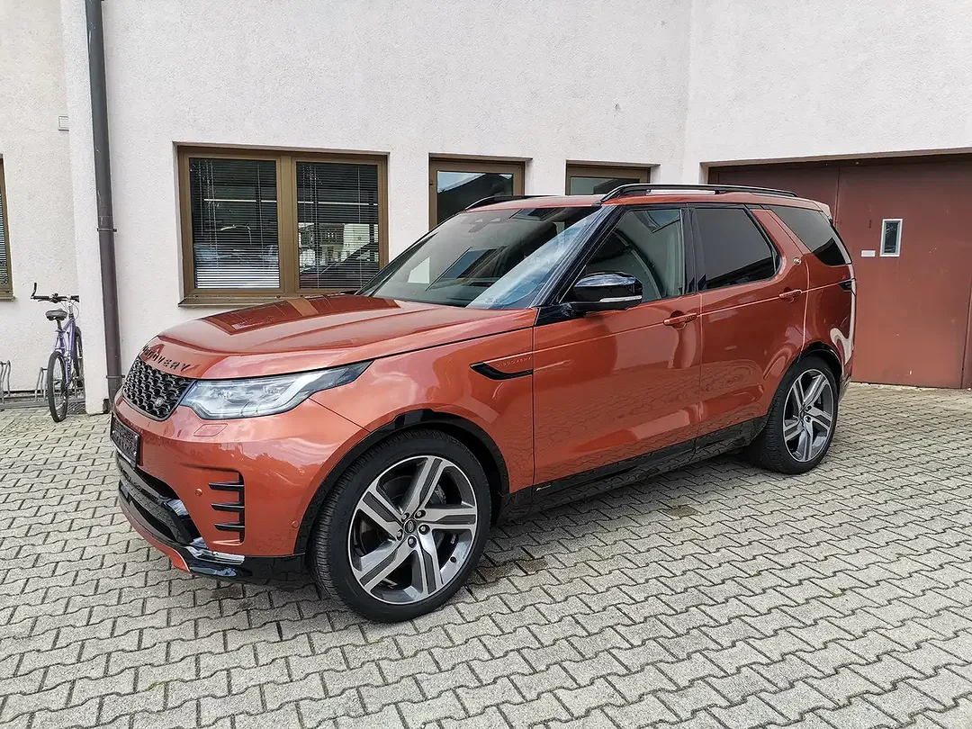 Land Rover Discovery - Thumbnail 1