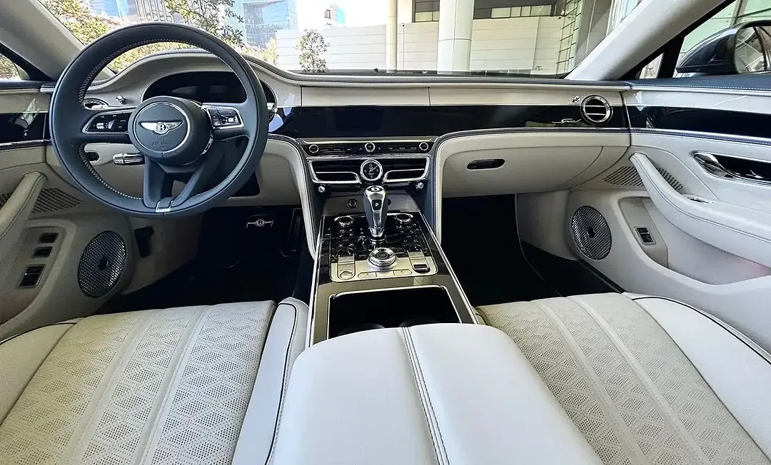 Bentley Flying Spur - Thumbnail 7