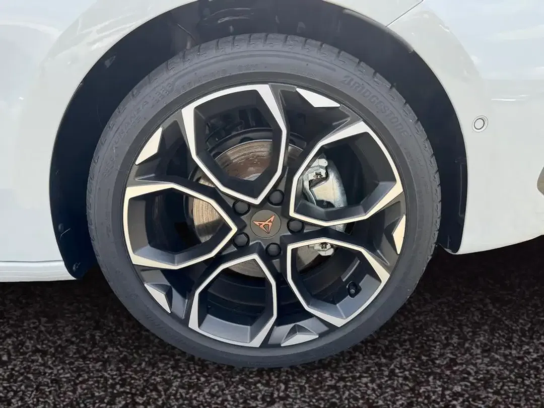 CUPRA Leon - Thumbnail 6