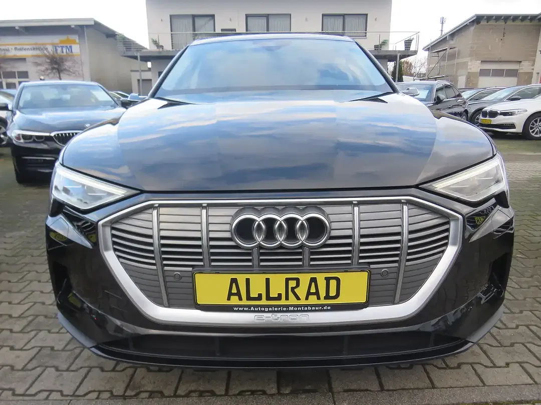 Audi e-tron - Thumbnail 2