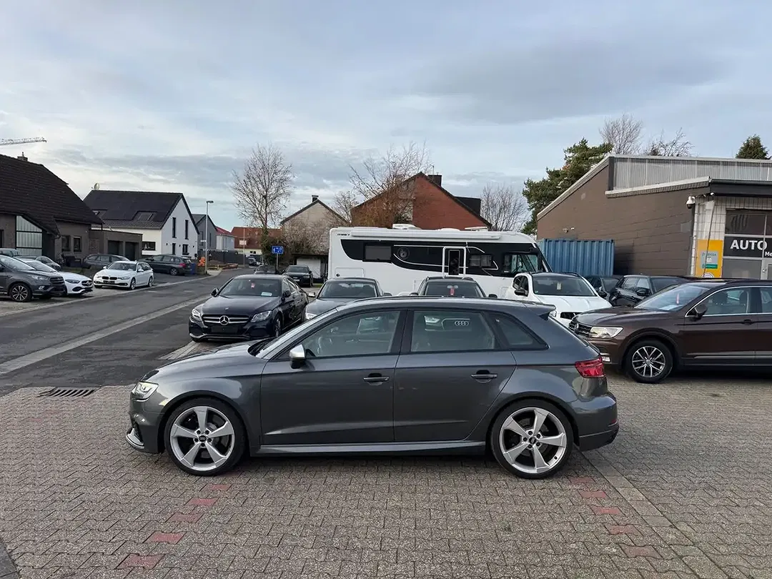 Audi RS3 - Thumbnail 2