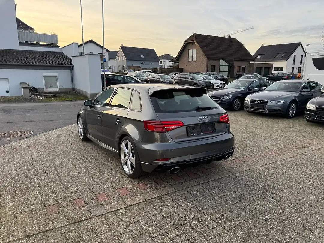 Audi RS3 - Thumbnail 3